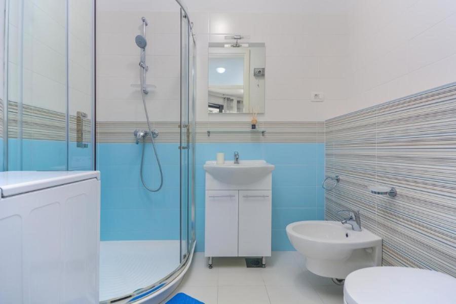 Lux Hotell Novigrad Istria Exteriör bild