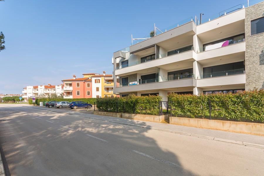 Lux Hotell Novigrad Istria Exteriör bild